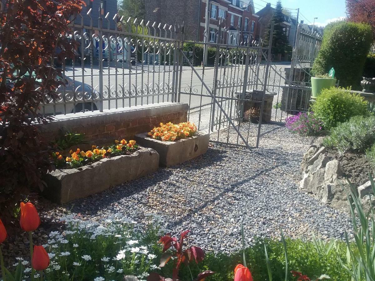 B&B Au Jardin Fleuri Marche-en-Famenne Eksteriør bilde