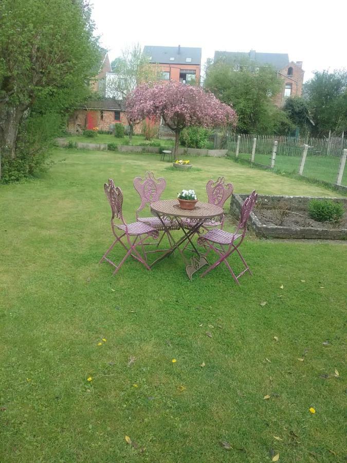 B&B Au Jardin Fleuri Marche-en-Famenne Eksteriør bilde