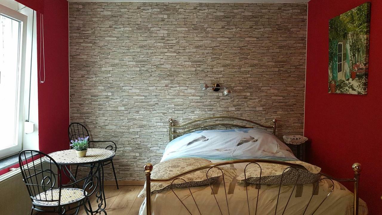 B&B Au Jardin Fleuri Marche-en-Famenne Eksteriør bilde